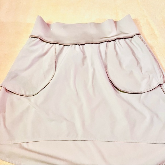 FLX urban commuter skirt | workout skirt | feminine - Picture 5 of 6